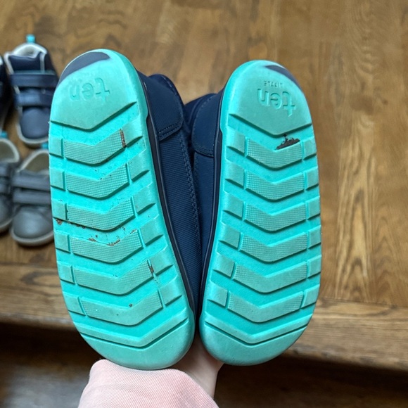 Ten Little Snow Boots, Play condition - Picture 10 of 10